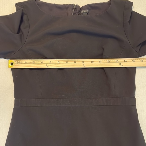 Ann Taylor Black The Boatneck Sheath Dress in Seasonless Stretch Size 0 - Picture 5 of 12